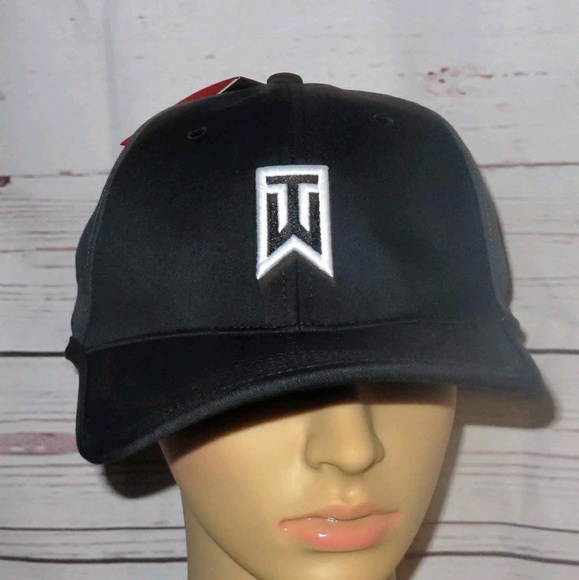 Nike Other - NIKE GOLF ULTRALIGHT TIGER WOODS DRI-FIT HAT